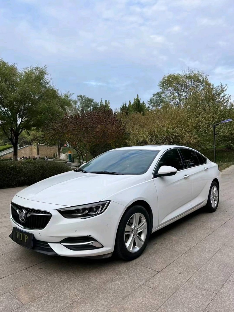 邢台18年别克君威8