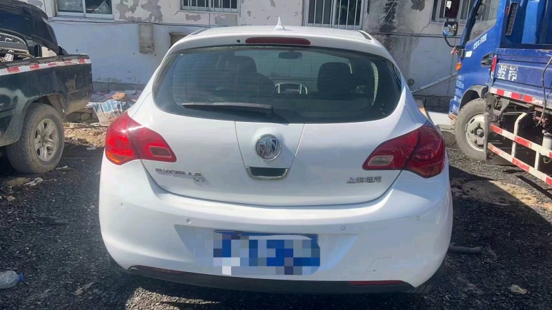 枣庄13年别克英朗2