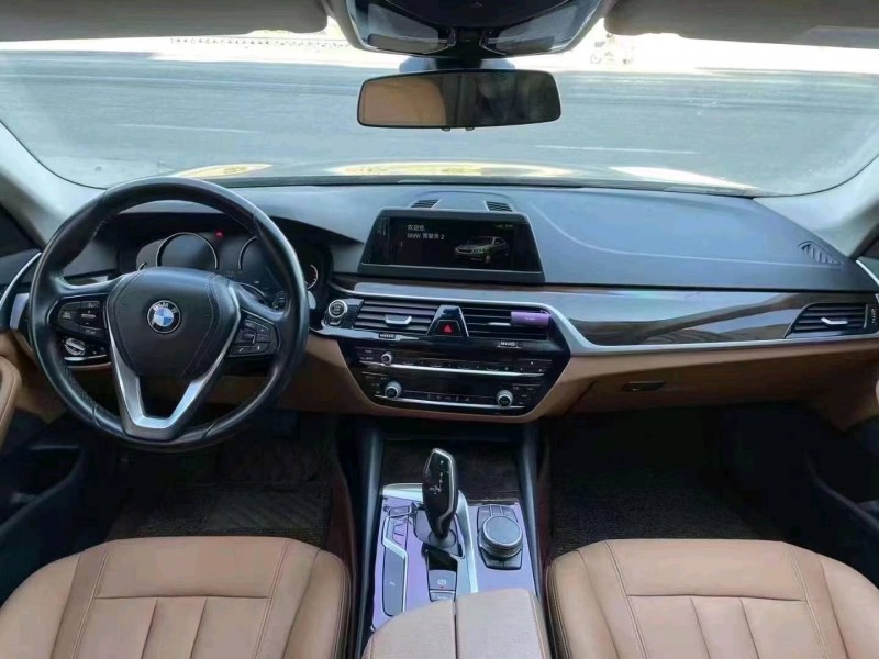 保定18年宝马5系8