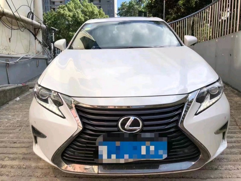 邯郸16年雷克萨斯ES1