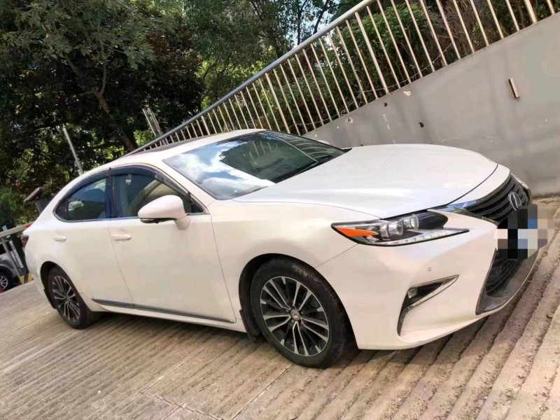 邯郸16年雷克萨斯ES5