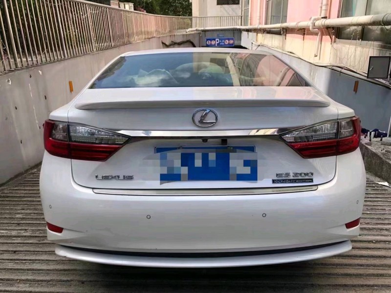 邯郸16年雷克萨斯ES8