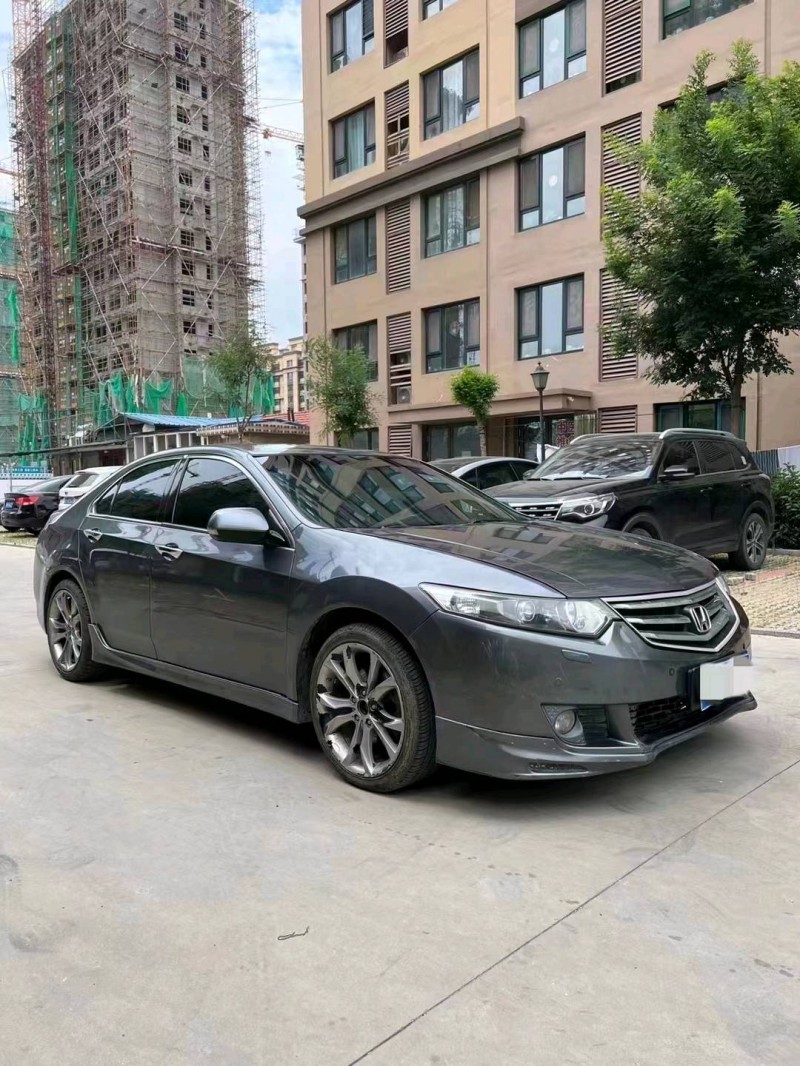 东营10年本田思铂睿8
