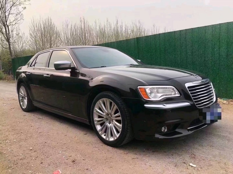 济宁13年克莱斯勒300C2