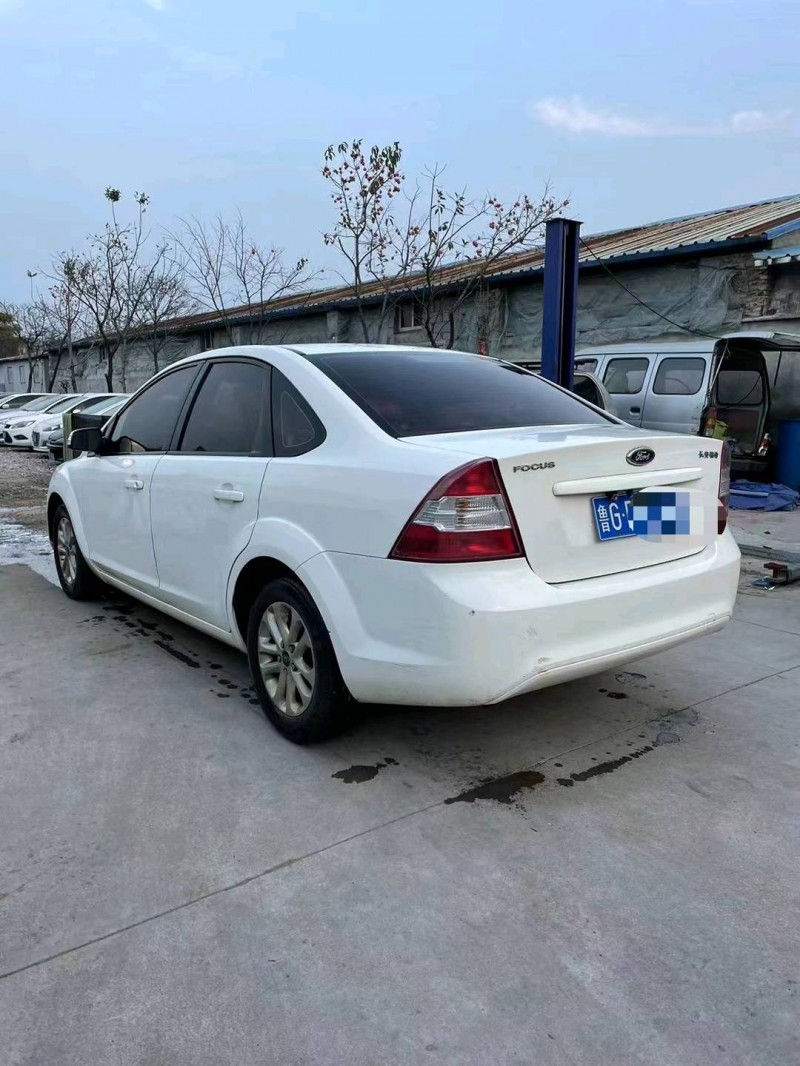 济南15年福特福克斯7