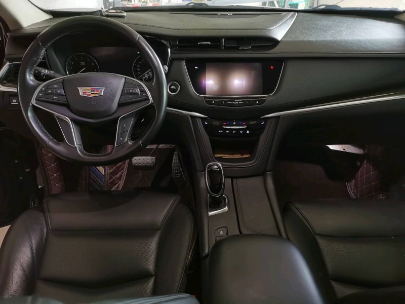 北京18年凯迪拉克XT52