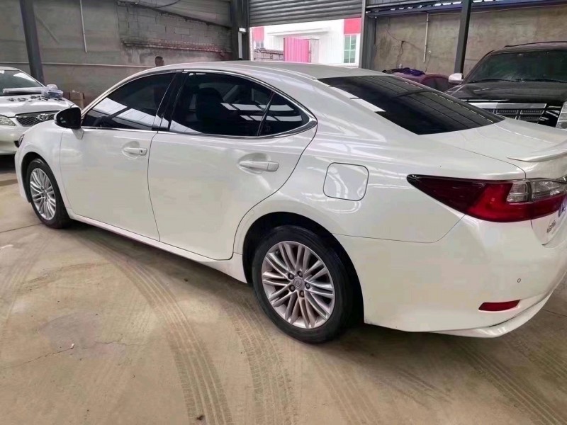 济南17年雷克萨斯ES7