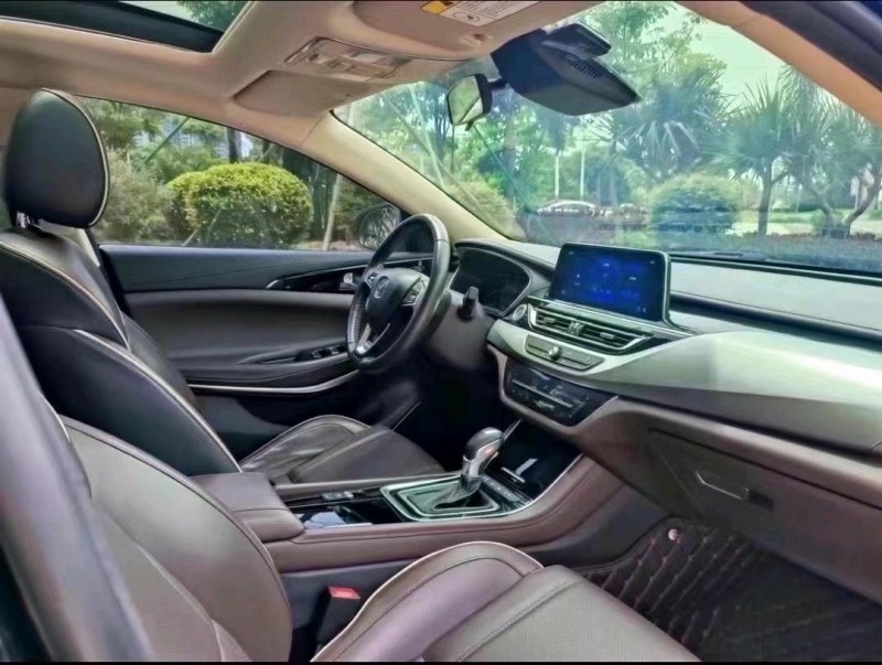 济南18年长安汽车睿驰CC5