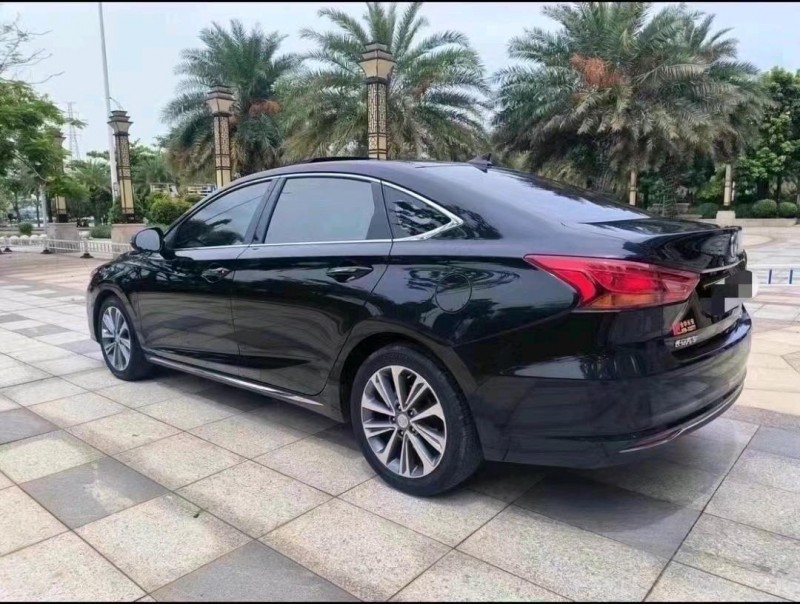 济南18年长安汽车睿驰CC8