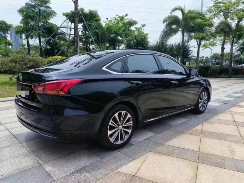 济南18年长安汽车睿驰CC7