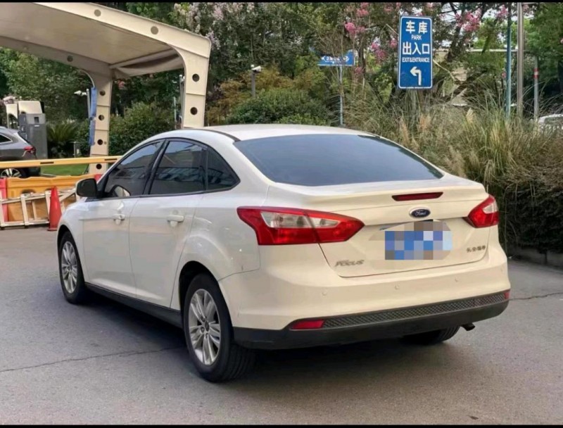 济南13年福特福克斯8