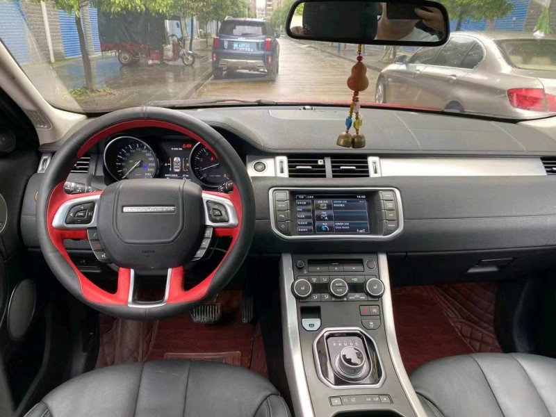 重庆16年路虎极光4