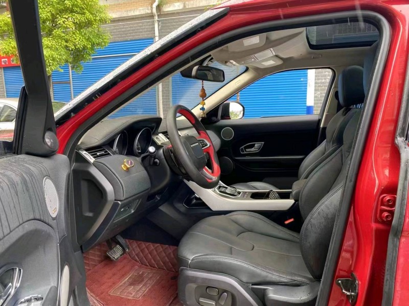 重庆16年路虎极光5