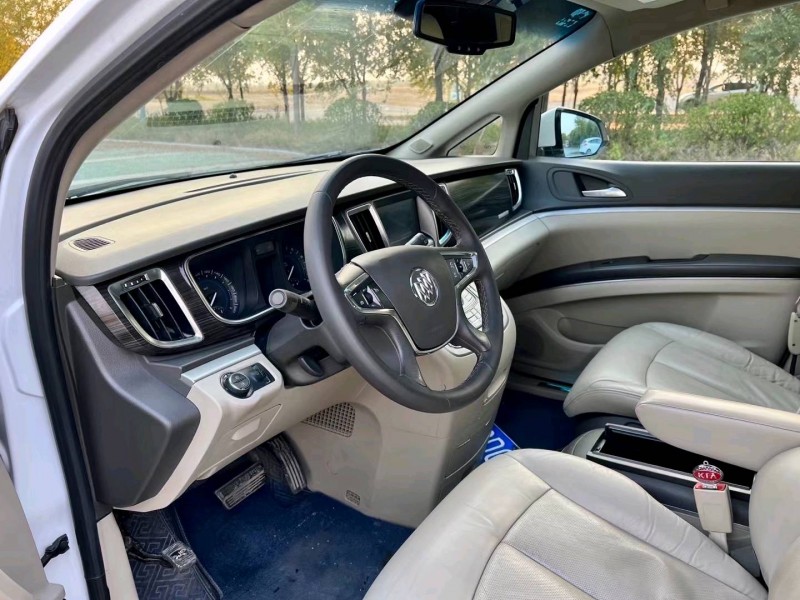 东营13年别克GL86