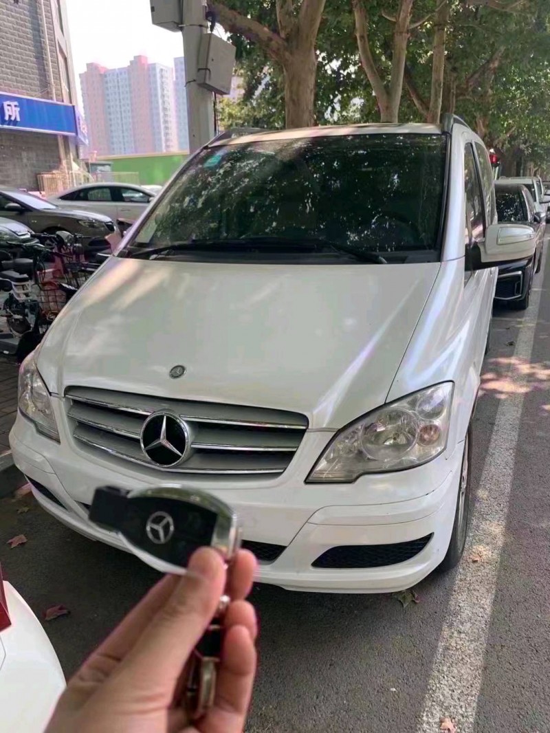 宜春12年奔驰唯雅诺4