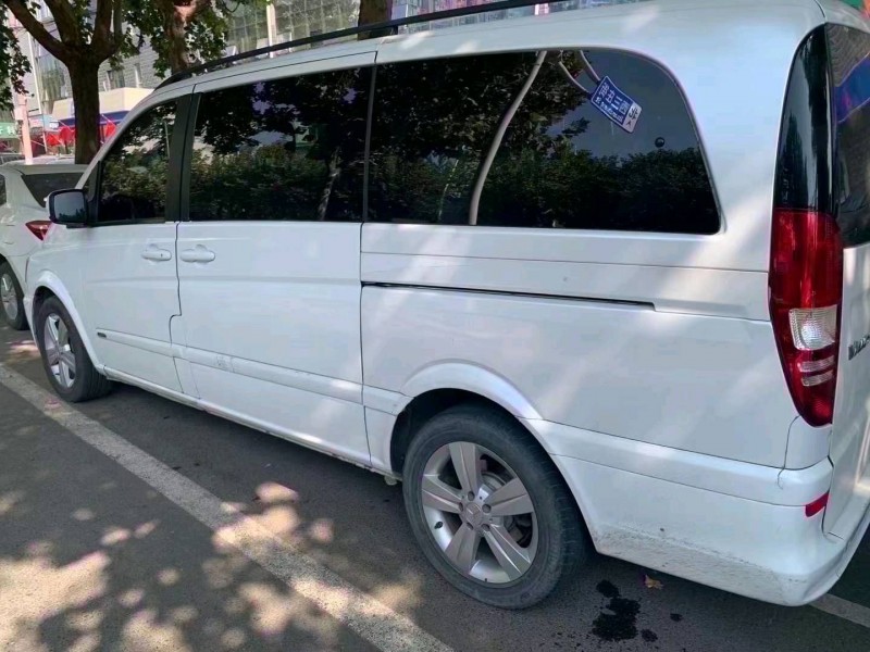 宜春12年奔驰唯雅诺1