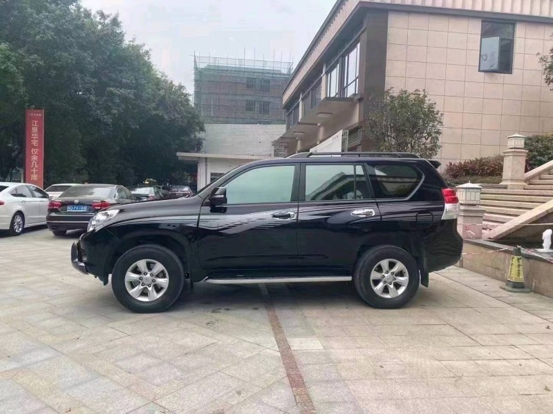 济南12年丰田普拉多3