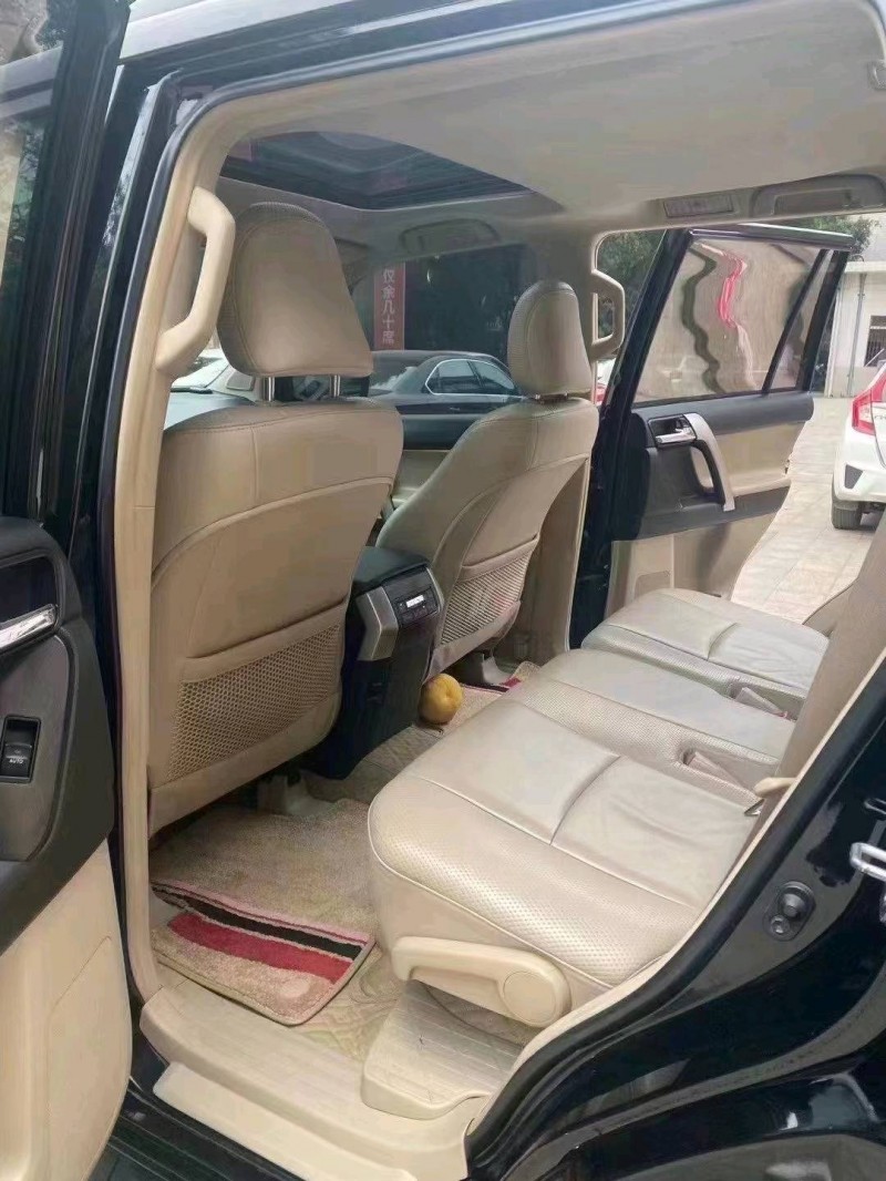 济南12年丰田普拉多5