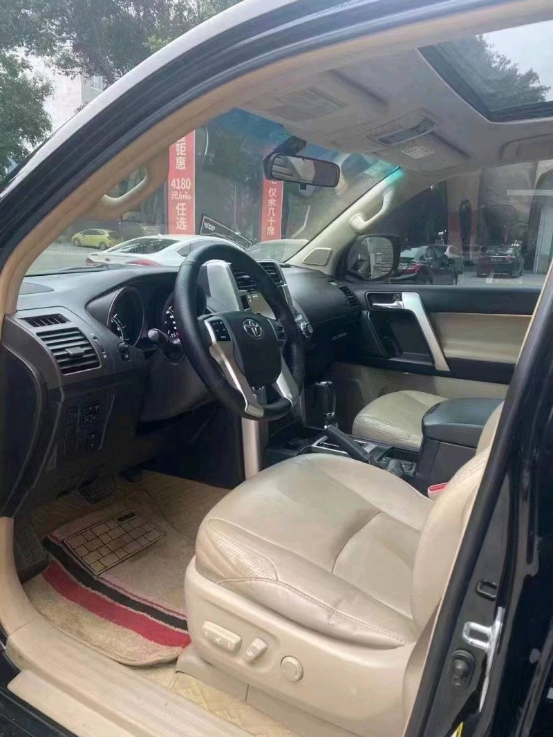 济南12年丰田普拉多6