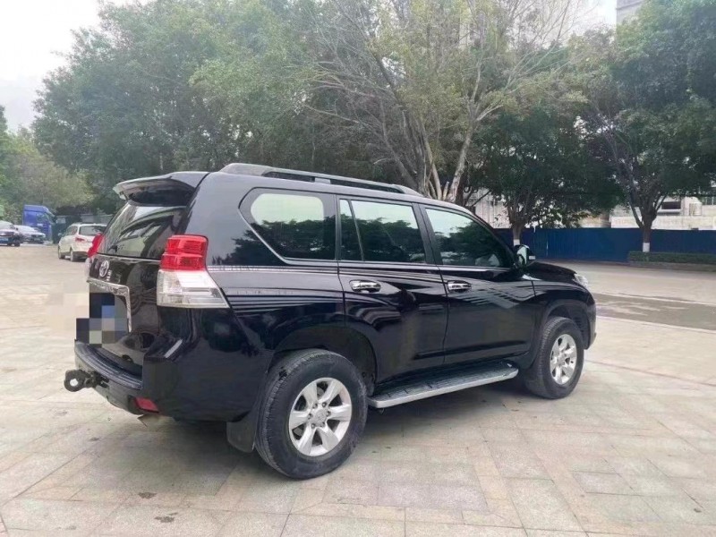 济南12年丰田普拉多7