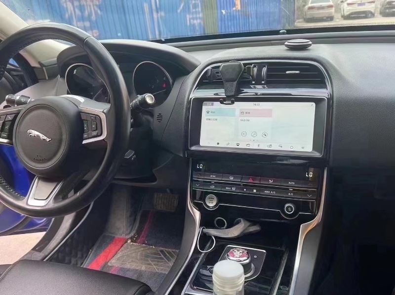 大同19年捷豹XE1