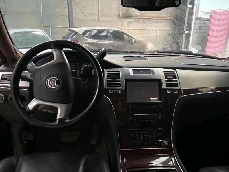 潍坊07年凯迪拉克凯雷德5