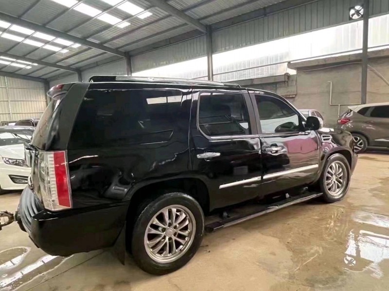 潍坊07年凯迪拉克凯雷德7