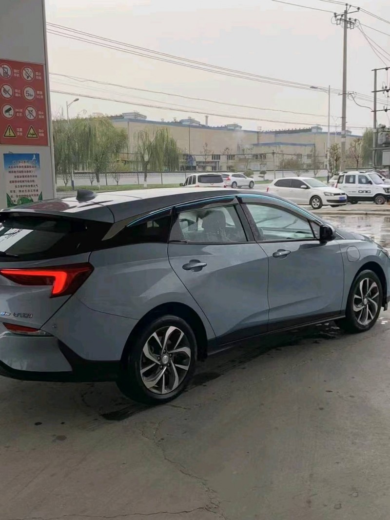 保定21年别克微蓝5