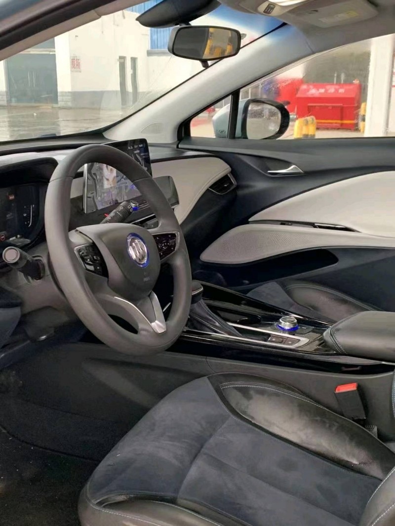 保定21年别克微蓝6