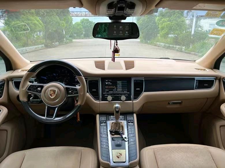 盐城15年保时捷Macan7