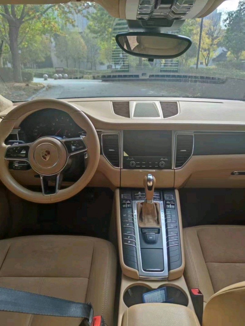 枣庄16年保时捷Macan5