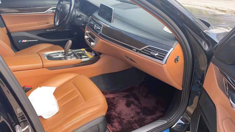 济南17年宝马7系5