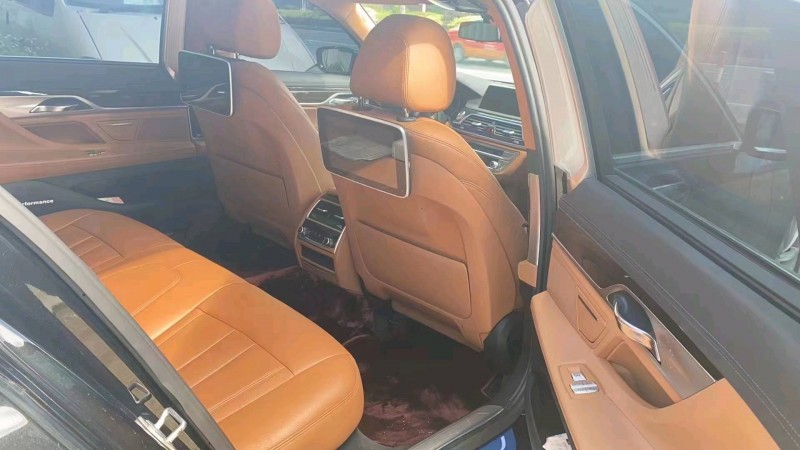 济南17年宝马7系7