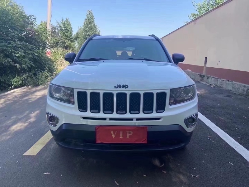 青岛15年Jeep指南者1