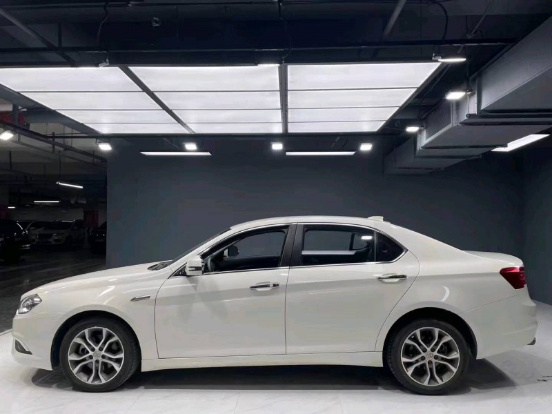 成都20年北汽绅宝D707