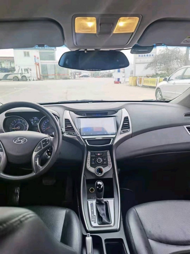 保定17年现代朗动5