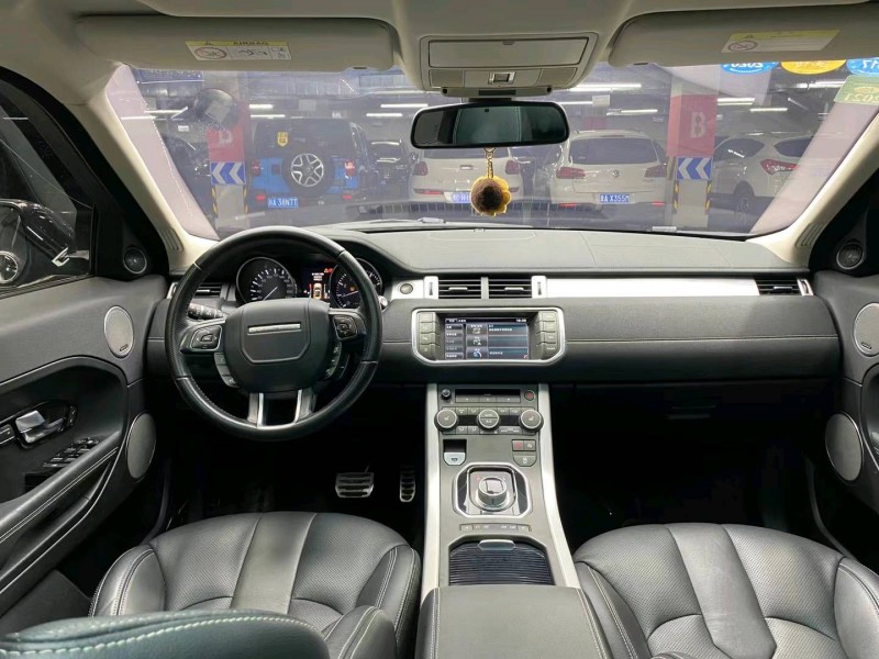 成都15年路虎极光5