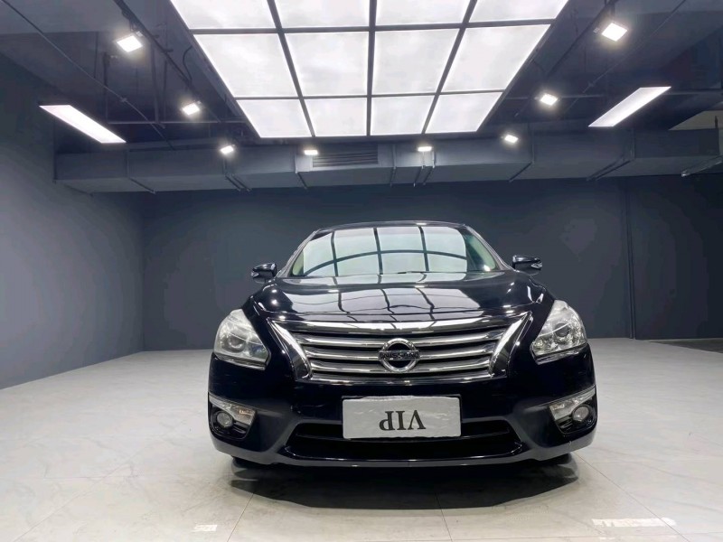 成都16年日产天籁1