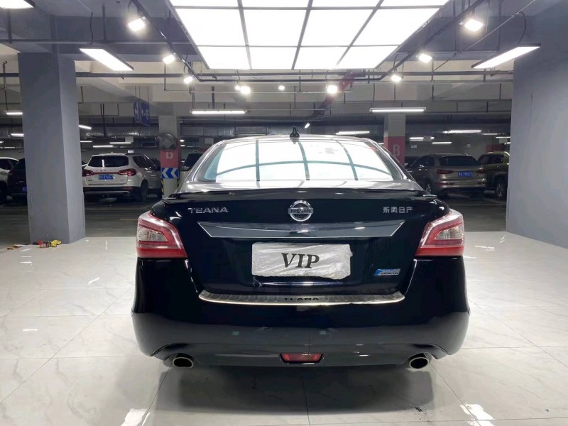 成都16年日产天籁8