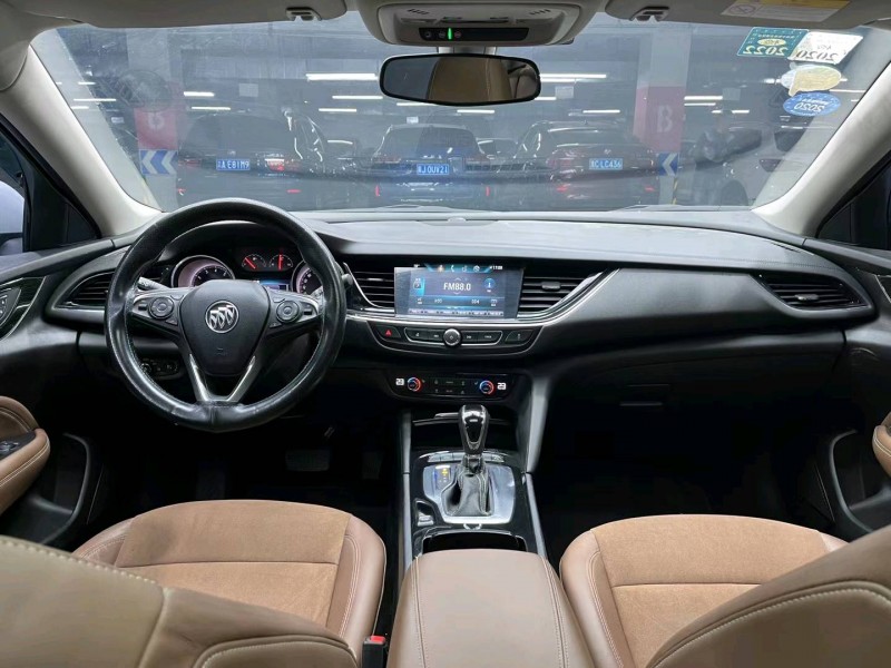 成都18年别克君威5