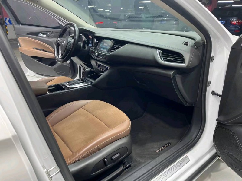 成都18年别克君威6