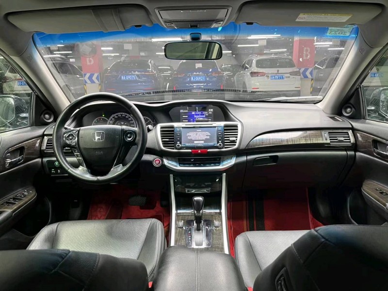 成都15年本田雅阁5