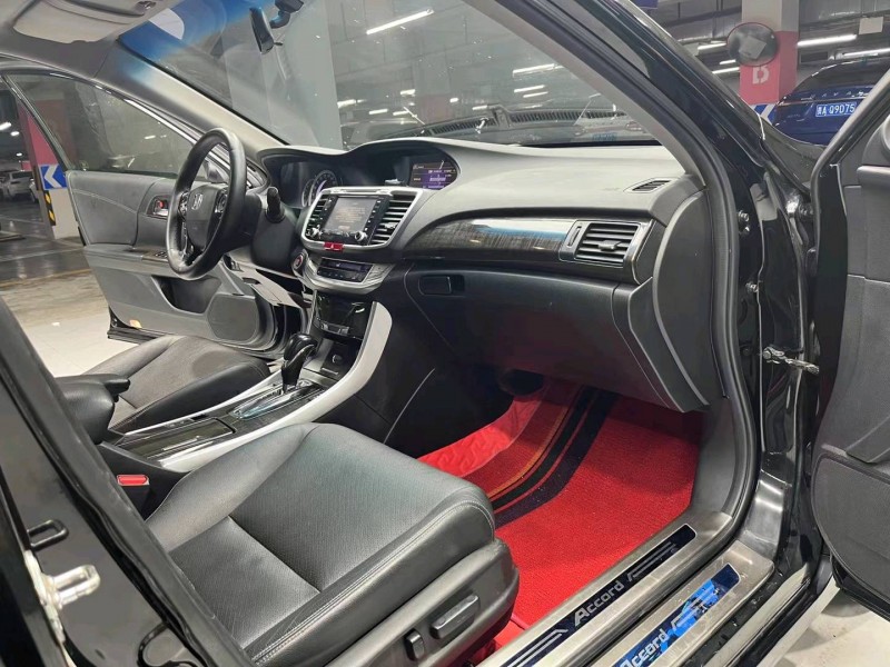 成都15年本田雅阁6