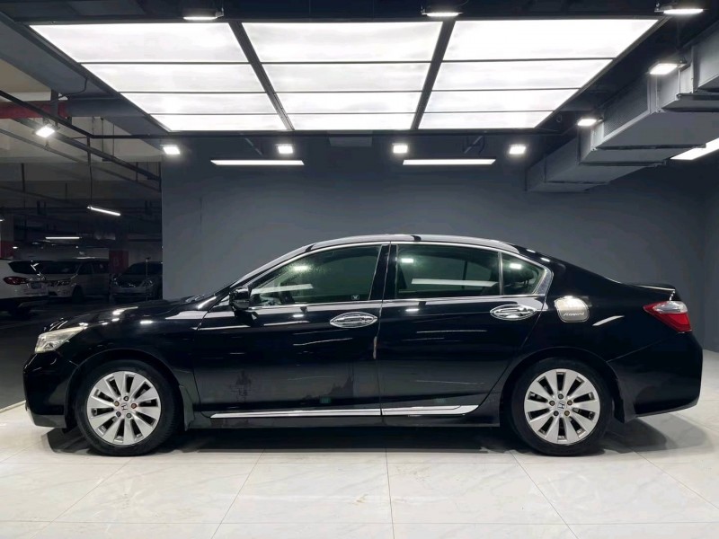 成都15年本田雅阁7