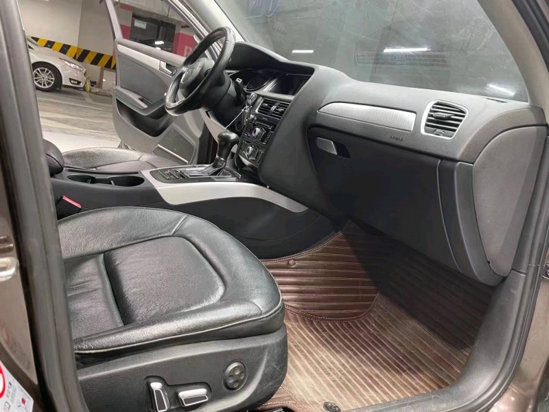 成都14年奥迪A4L3