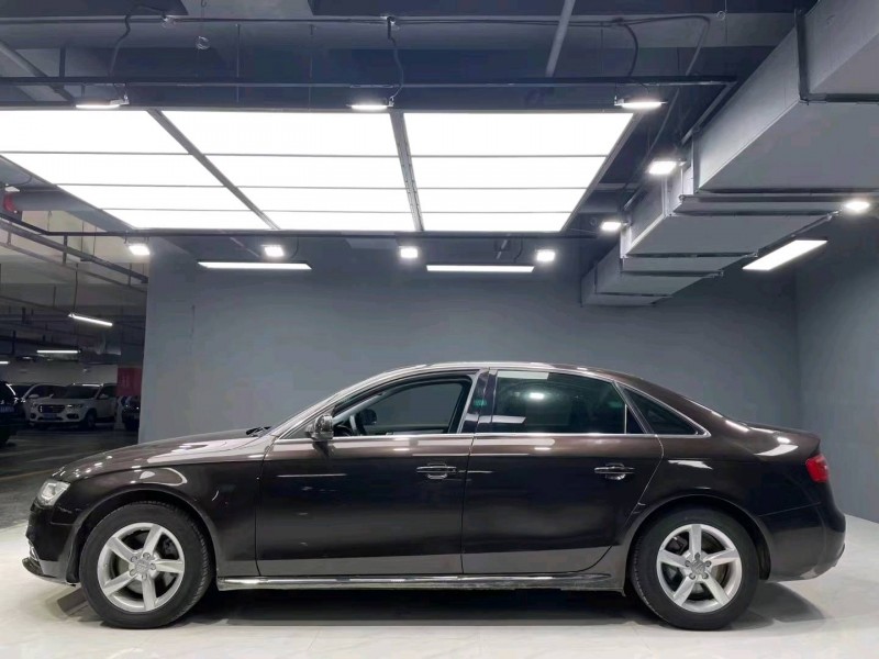 成都14年奥迪A4L7