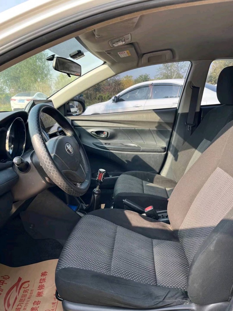 保定16年丰田威驰4