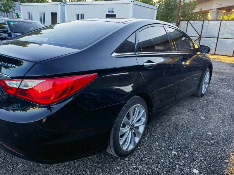 保定13年现代索纳塔八4