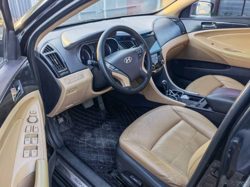 保定13年现代索纳塔八8