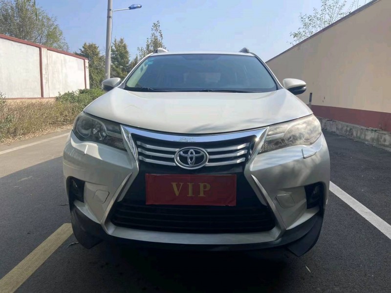青岛16年丰田RAV4荣放1